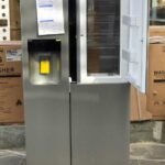 عکس طبیعی یخچال فریزر ال جی J247 نقره ای درب باز