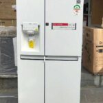 عکس طبیعی یخچال فریزر ال جی J247 سفید